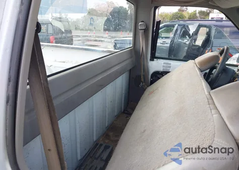 2000 Chevrolet C3500 z USA, uszkodzony, nr VIN 1GCGC34RXYR207034